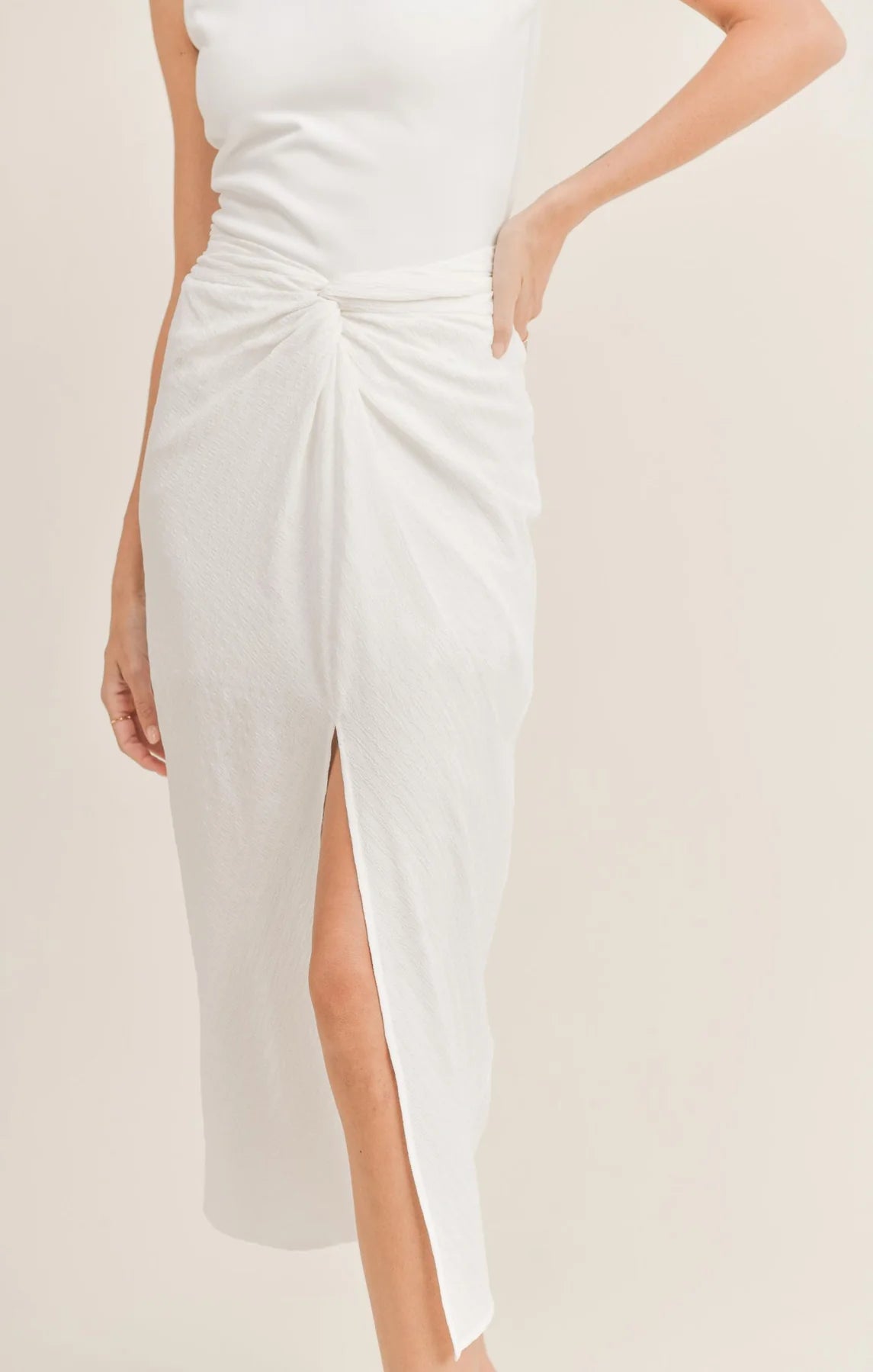 PRETTY IN PLUMERIA KNOTTED MIDI SKIRT