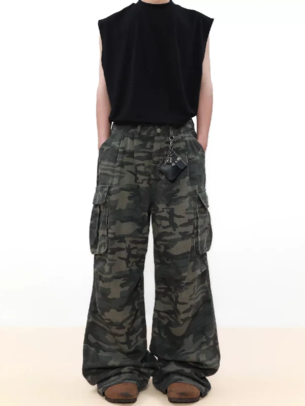 Loose Camouflage Cargo Style Jeans